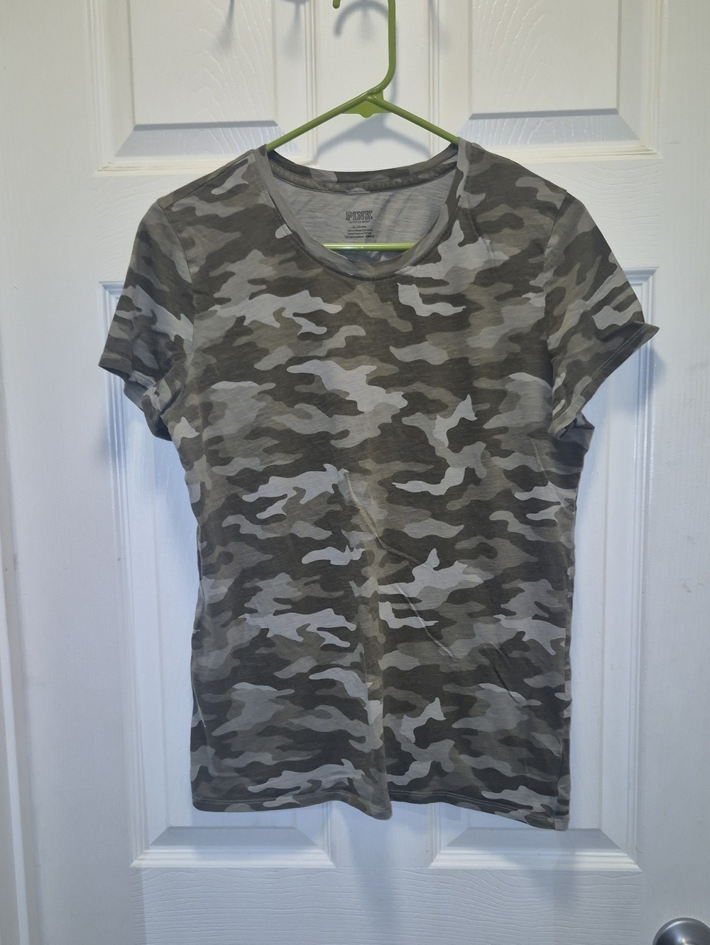 PINK Victoria's Secret Green Camo Short Sleeve Tee